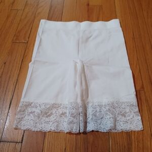 Women's White Lace Trim Shorts